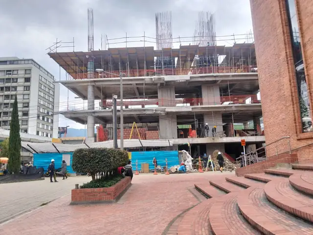 Edificación en estructura de concreto y mampostería en ladrillo, Capillas de la Fe